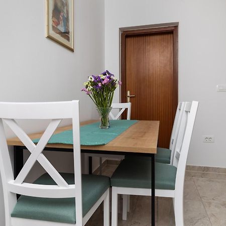 Apartments With A Parking Space Pisak, Omis - 5975 외부 사진