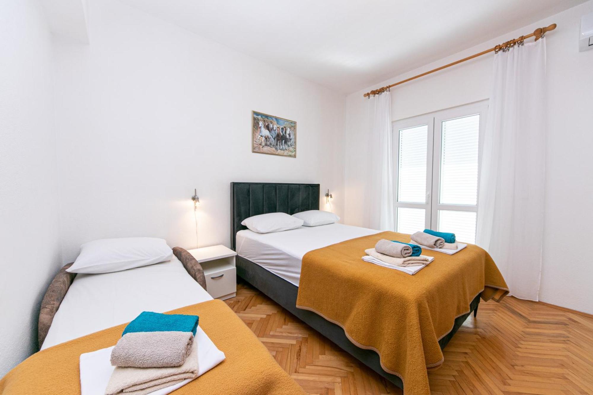 Apartments With A Parking Space Pisak, Omis - 5975 외부 사진