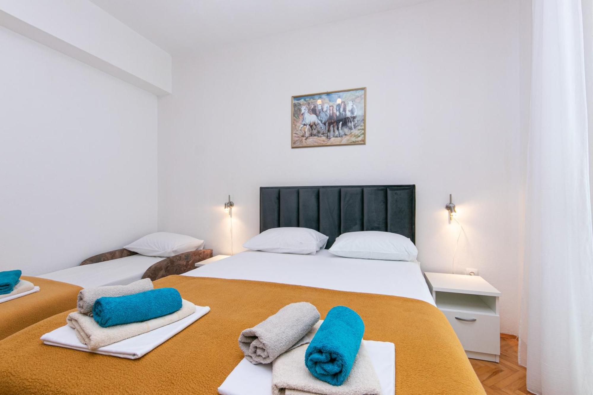 Apartments With A Parking Space Pisak, Omis - 5975 외부 사진