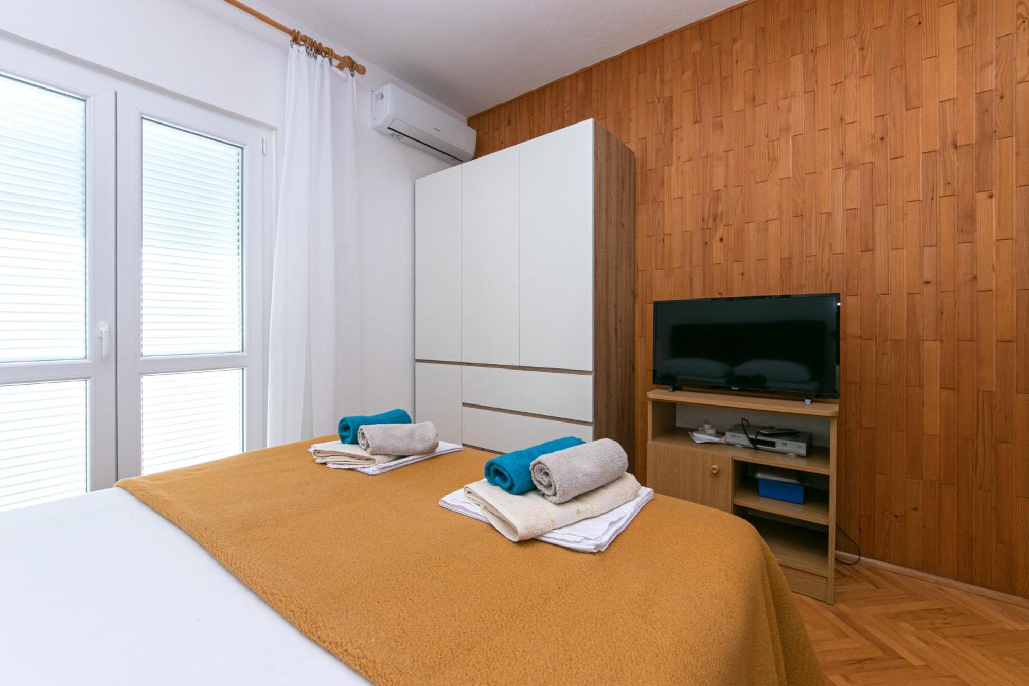 Apartments With A Parking Space Pisak, Omis - 5975 외부 사진